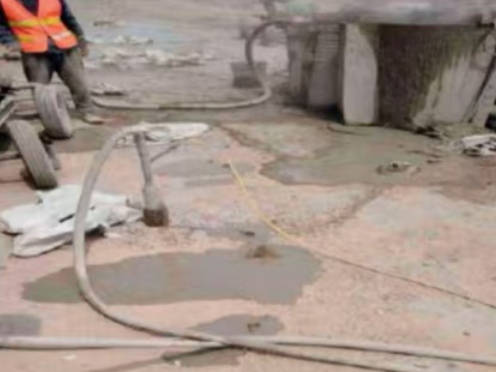 宝清水泥混凝土路面板底注浆技术 路面脱空注浆整治方案